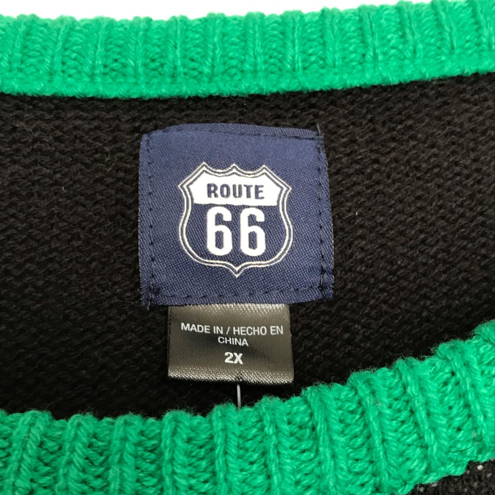 Gamer Santa Sweater Size:2X - Picture 6 of 6